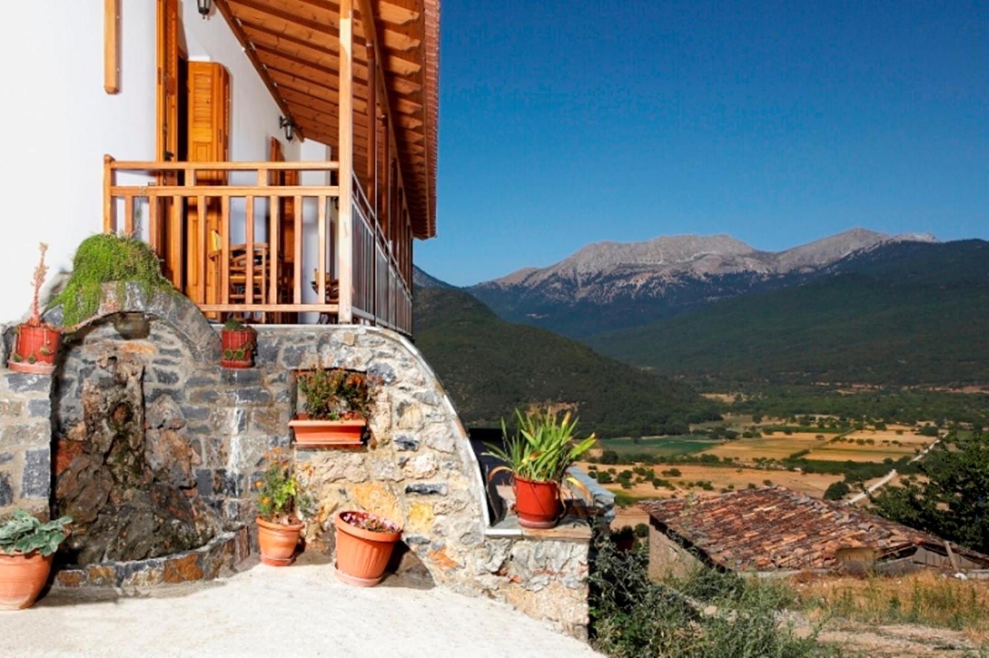 Hotel Semeli Goura Bagian luar foto